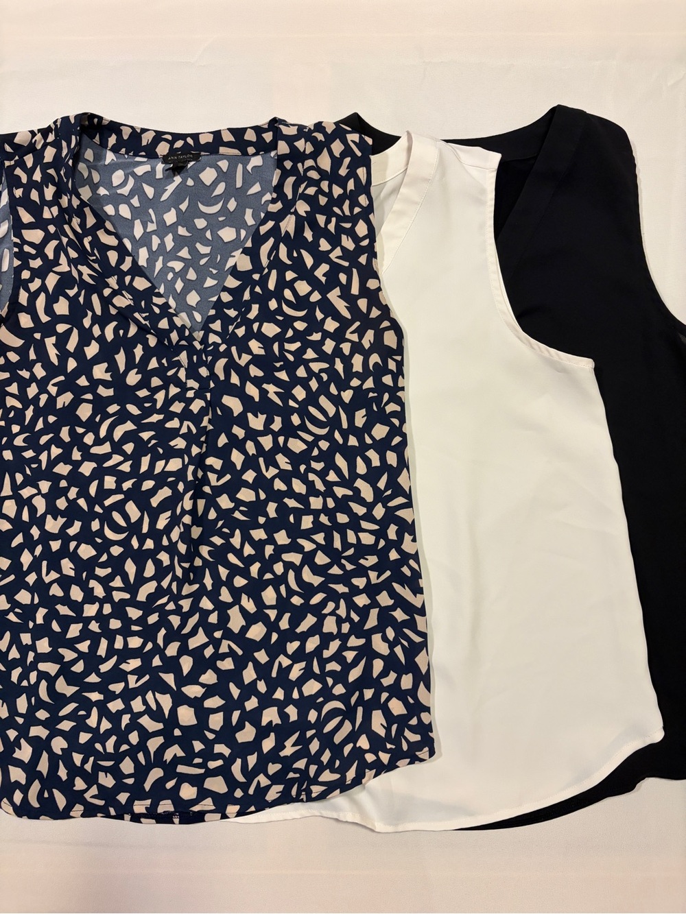 Ann Taylor Pleated Mixed Media B-Neck Shell Bundle – Navy Pattern, White & Black